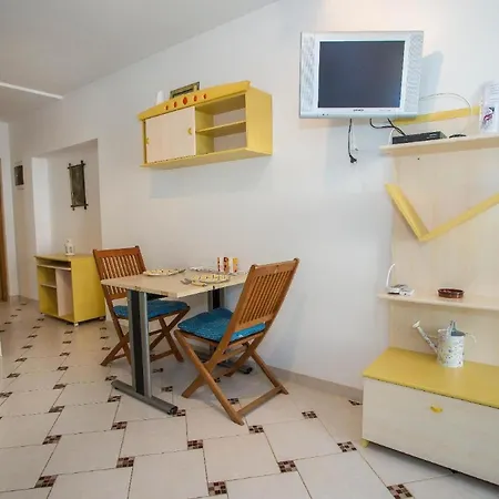 Apartmán Moderne In Mit Garten Und Terrasse Poreč